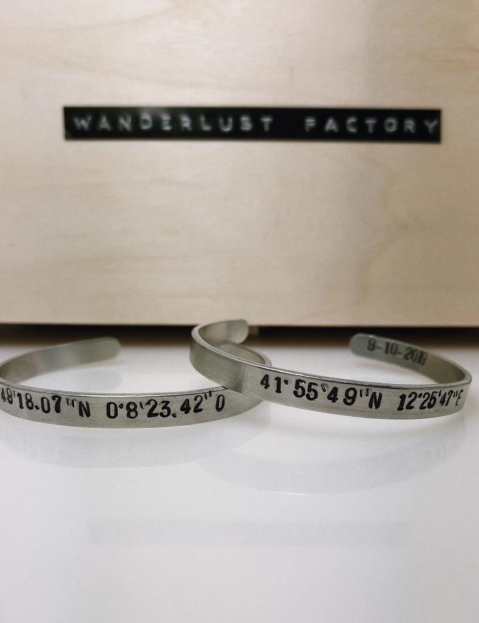 Bracciale personalizzato SLIM - font MINI - Wanderlust Factory® ☽ Mobile Fashion Boutique 