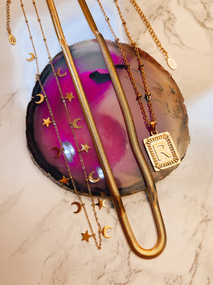 Collana con Iniziale - Vintage tag - Wanderlust Factory® ☽ Mobile Fashion Boutique 