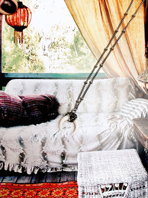 Collana Crescent Moon rock - Wanderlust Factory® ☽ Mobile Fashion Boutique 