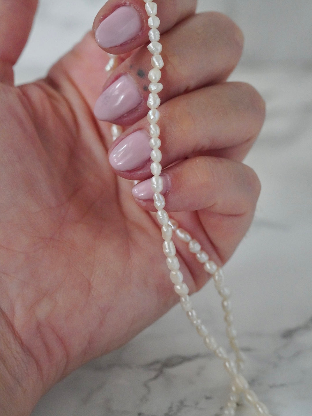 Collana choker perle di fiume 🦩 - Wanderlust Factory® ☽ Mobile Fashion Boutique 