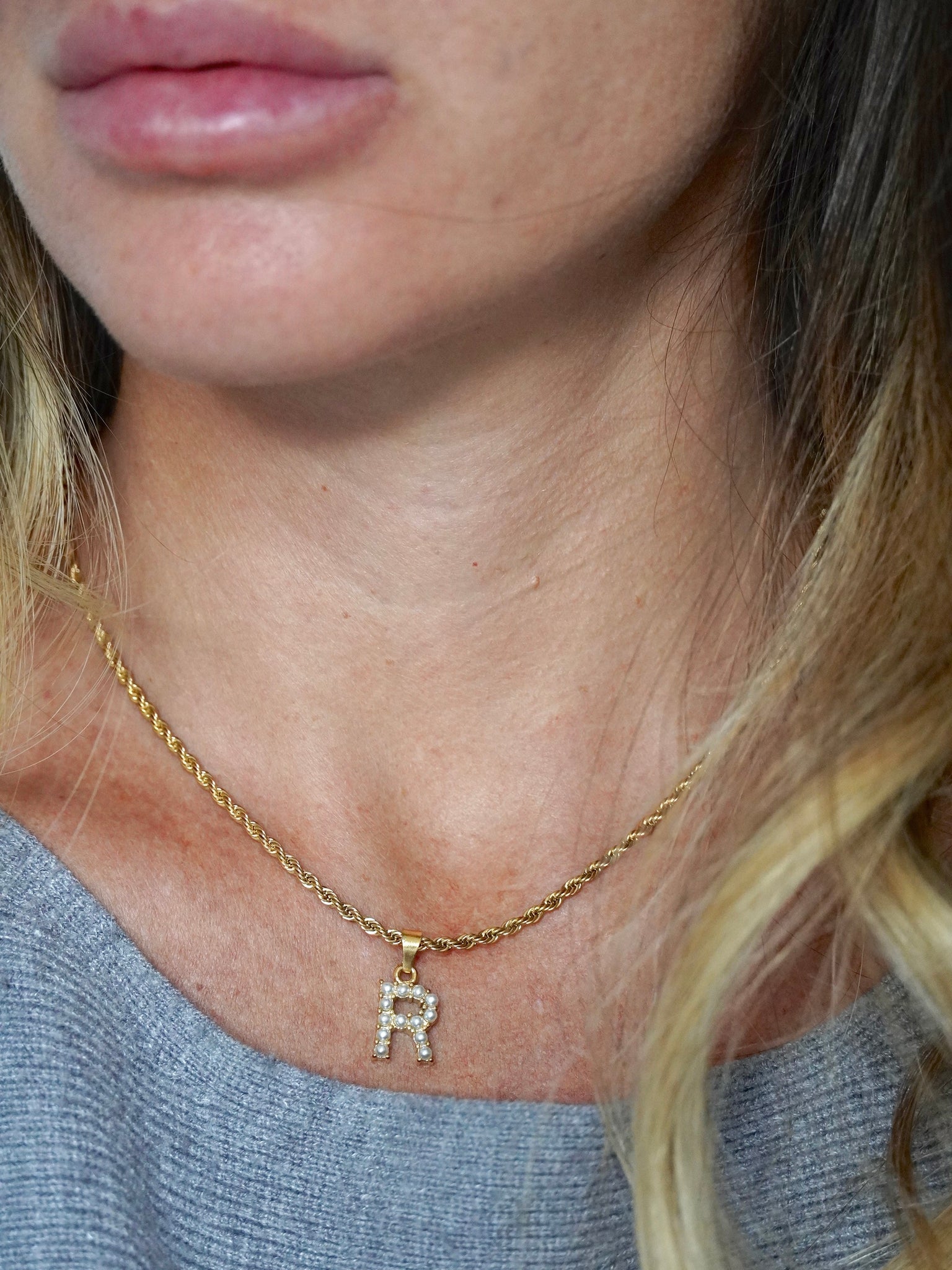 Collana Alaia slim + pearl letter