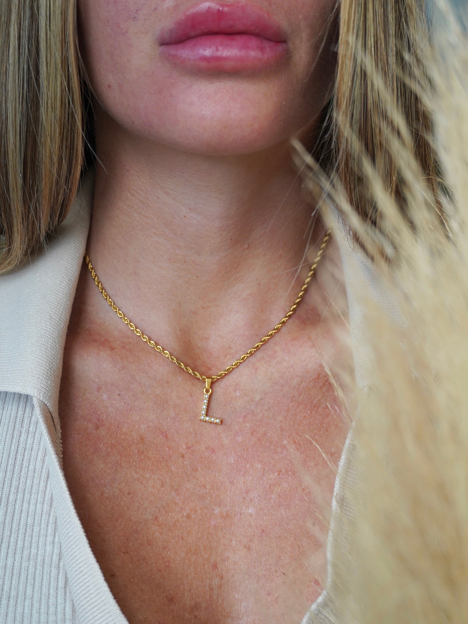 Collana Alaia slim + pearl letter