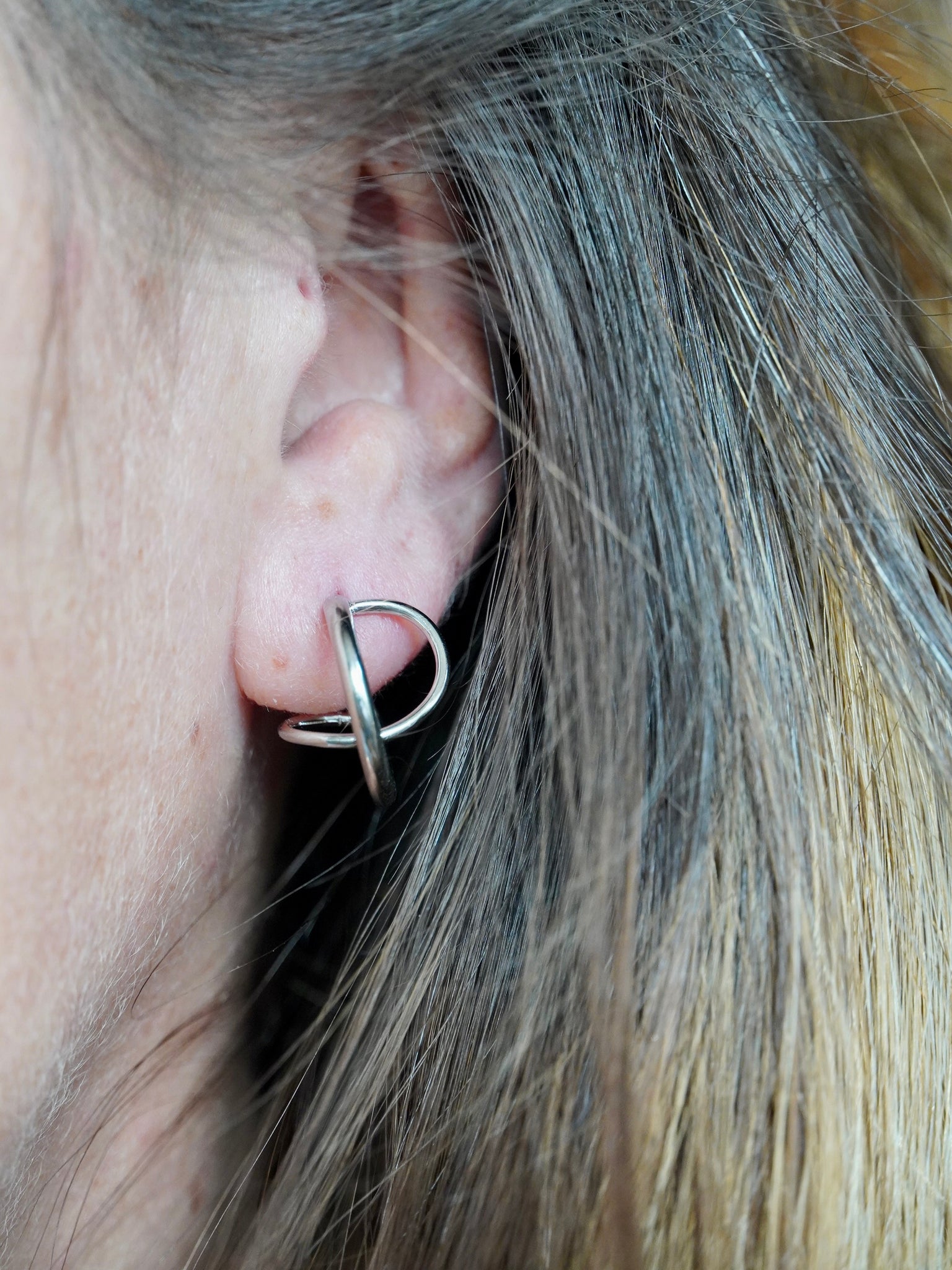 Orecchini abstract hoops