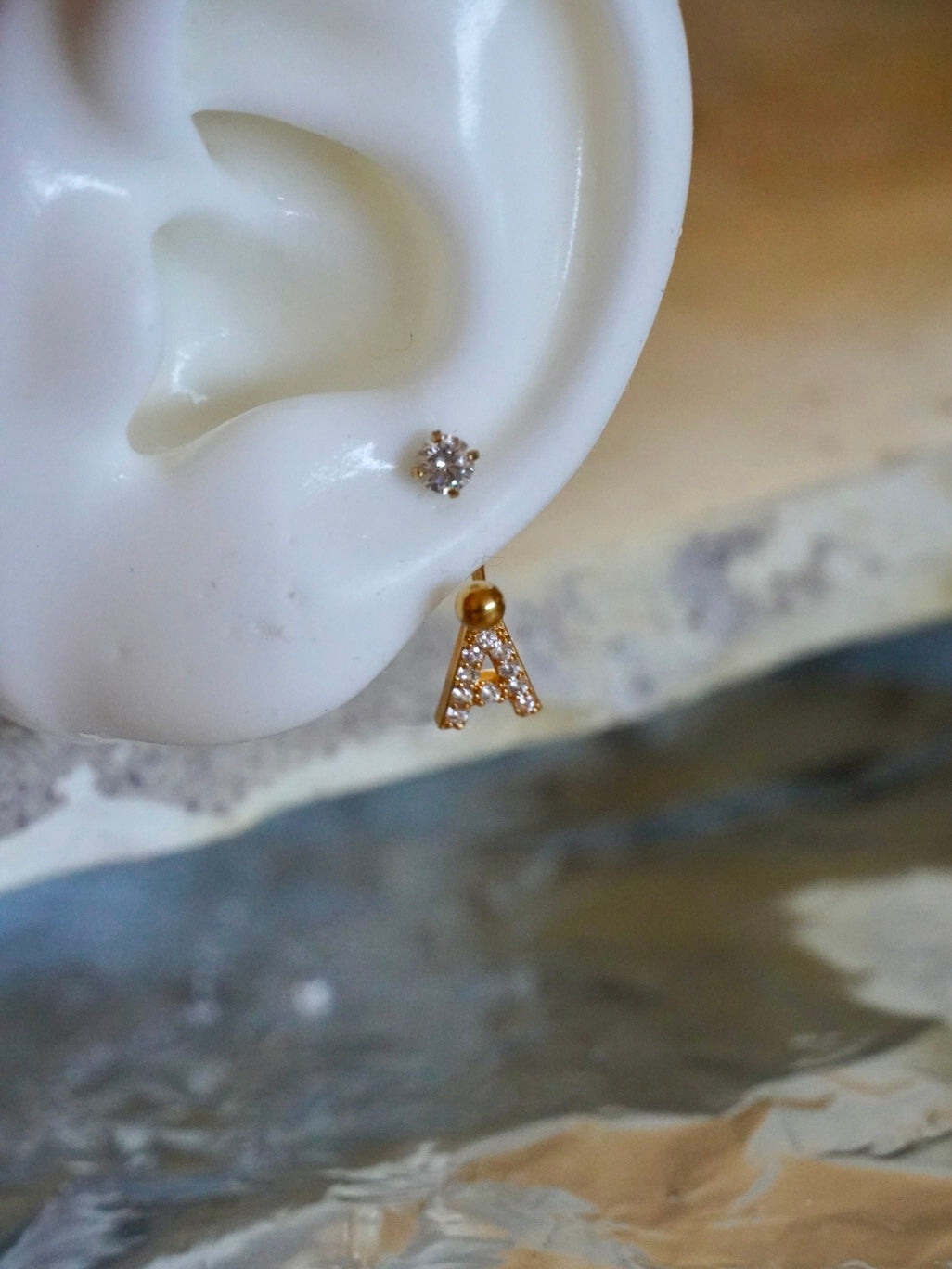 Mono Orecchino - Iniziale Lux. - Wanderlust Factory® ☽ Mobile Fashion Boutique 